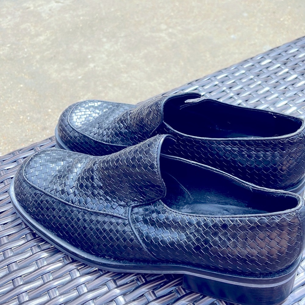 Cole Haan shoes EUC narrow fit black woven dress shoes